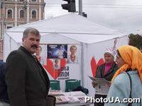 Палатки сторонников БЮТ на Софийской площади в Киеве