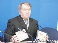 Пресс-конференция, посвященная презентации Праздника Украинского словаря, который состоится 16 октября 2007 года в Киеве на Львовской площади . На фото:  член-корреспондент НАНУ Владимир Широков