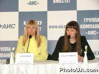 SIA - 2010. Пресс-конференция Группы компаний "АИС". На фото: пресс - секретарь Э.Федорий и маркетинг - директор Ю.Птицина