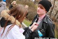 1 декабря 2011 - на площади перед львовским национальным университетом. Такоже волонтеры раздавали информационные листовки, красные ленты и презервативы под слоганом: "Защити свою Любовь".