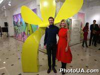 Наталья Заболотная и Степан Рябченко в Art Ukraine Gallery презентовали крупнейший 3D цветок в истории Украины